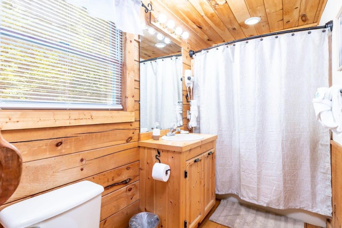Villa Quaint & Secluded Near Dollywood With Bbq&Hot Tub Pigeon Forge Esterno foto