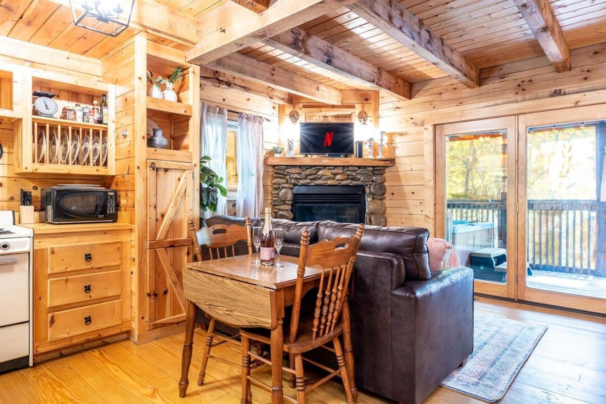 Villa Quaint & Secluded Near Dollywood With Bbq&Hot Tub Pigeon Forge Esterno foto